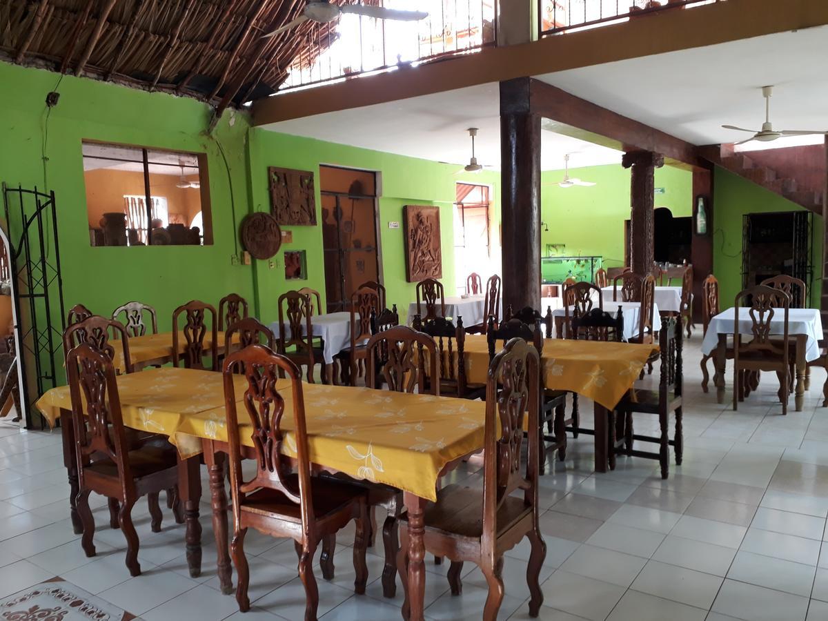 El Chac Mool Bed & Breakfast Santa Elena Exterior photo