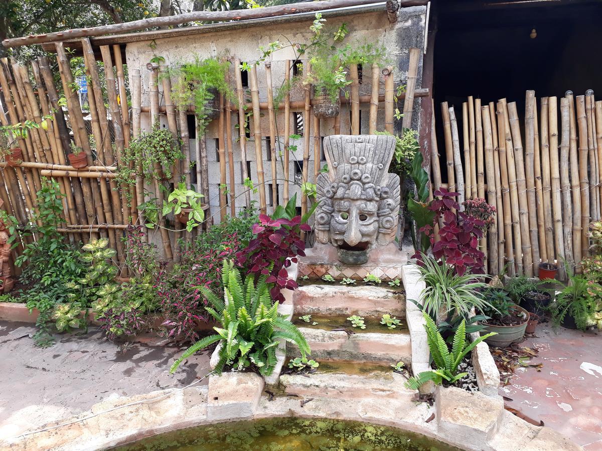 El Chac Mool Bed & Breakfast Santa Elena Exterior photo