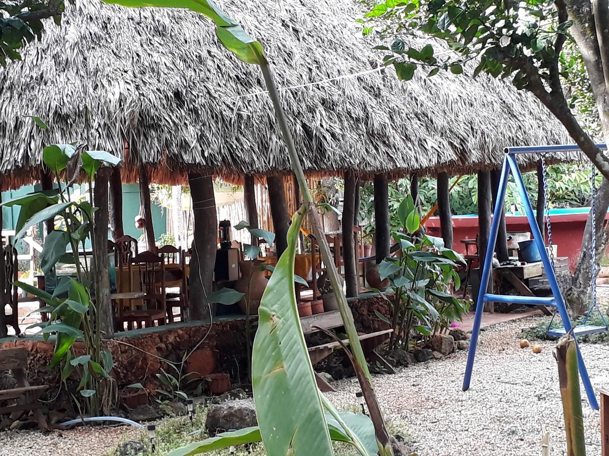 El Chac Mool Bed & Breakfast Santa Elena Exterior photo