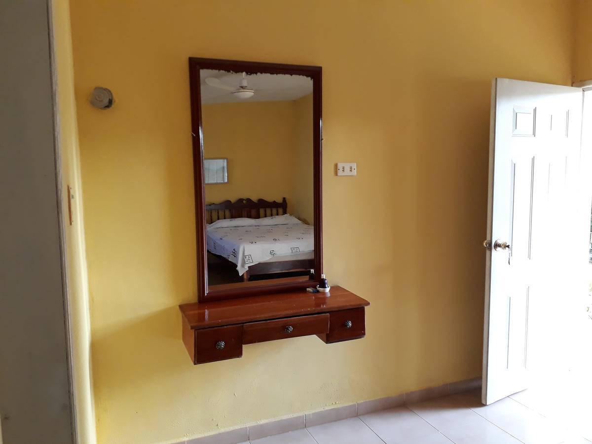 El Chac Mool Bed & Breakfast Santa Elena Room photo